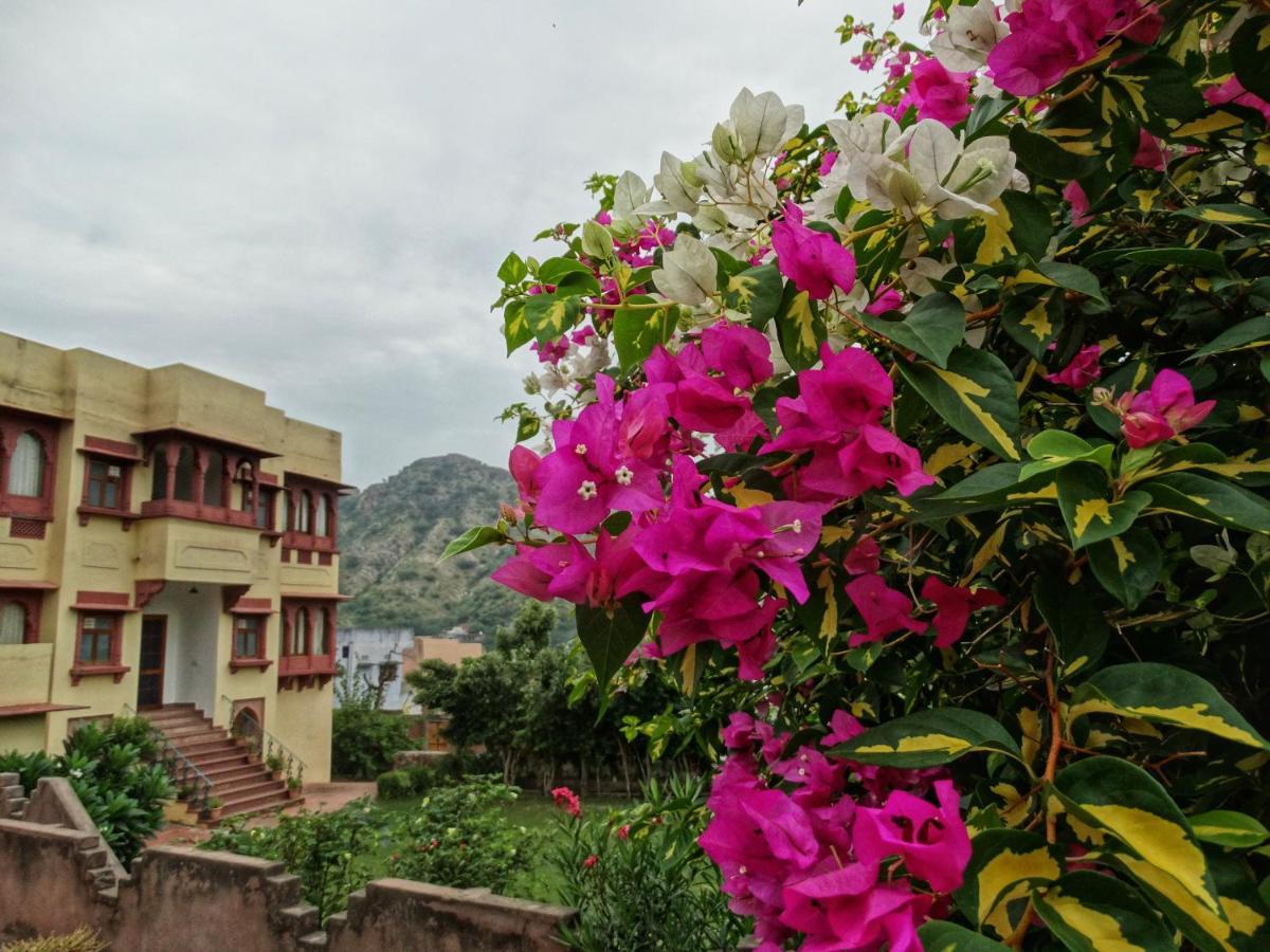Adhbhut Hotel Jaipur Ngoại thất bức ảnh