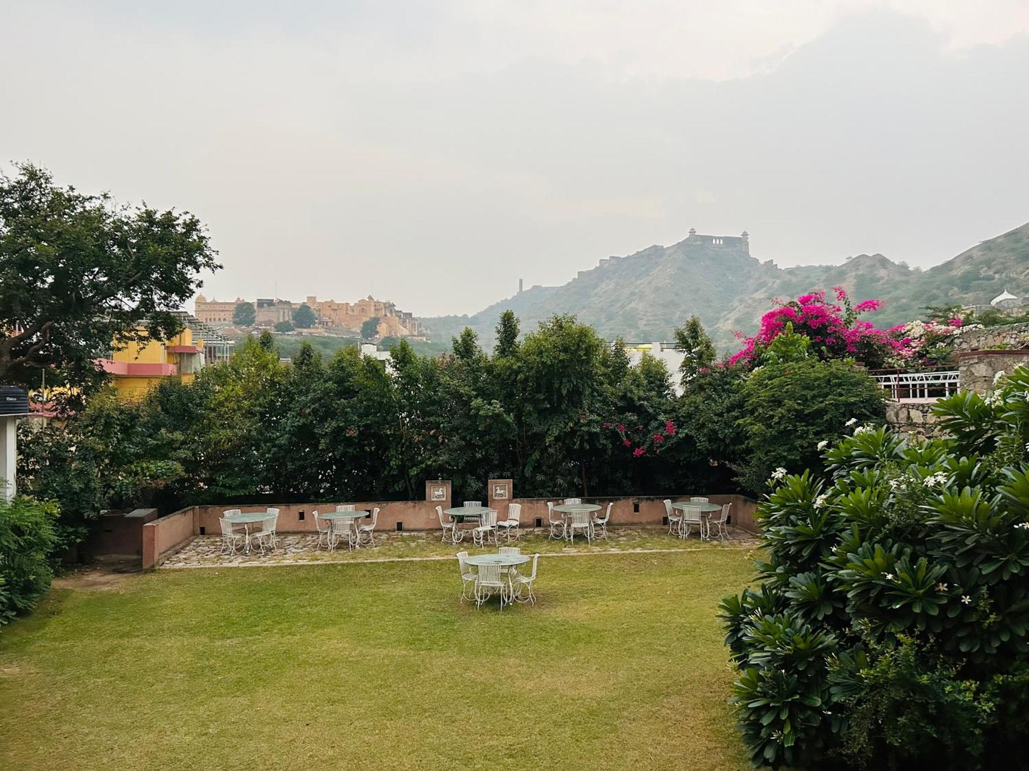 Adhbhut Hotel Jaipur Ngoại thất bức ảnh