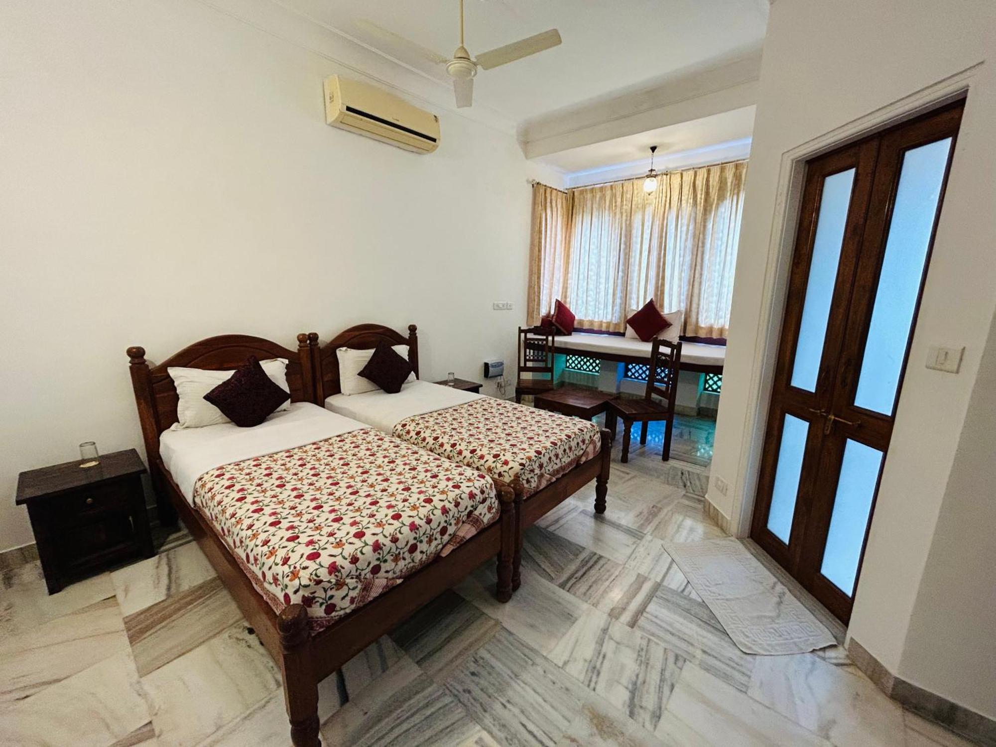 Adhbhut Hotel Jaipur Ngoại thất bức ảnh