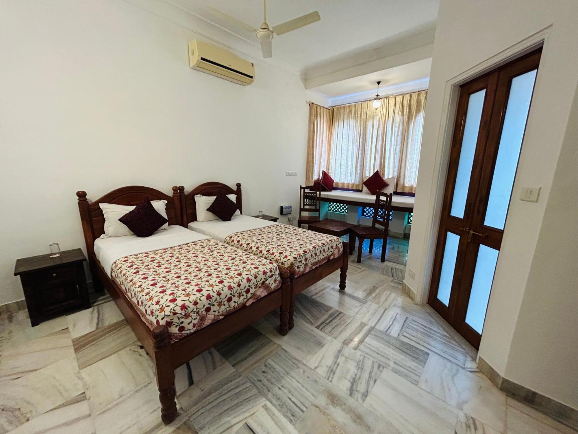 Adhbhut Hotel Jaipur Ngoại thất bức ảnh
