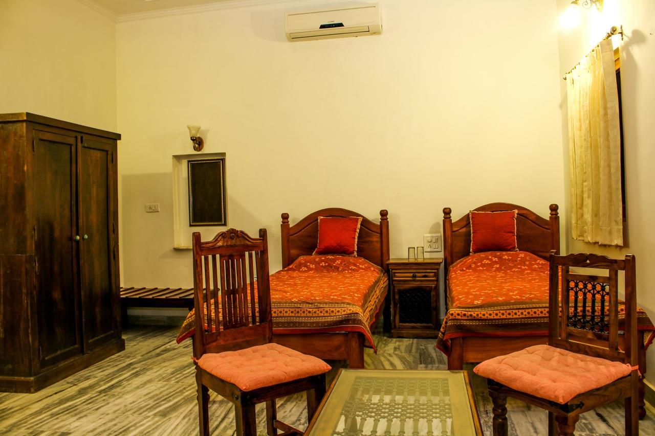 Adhbhut Hotel Jaipur Ngoại thất bức ảnh