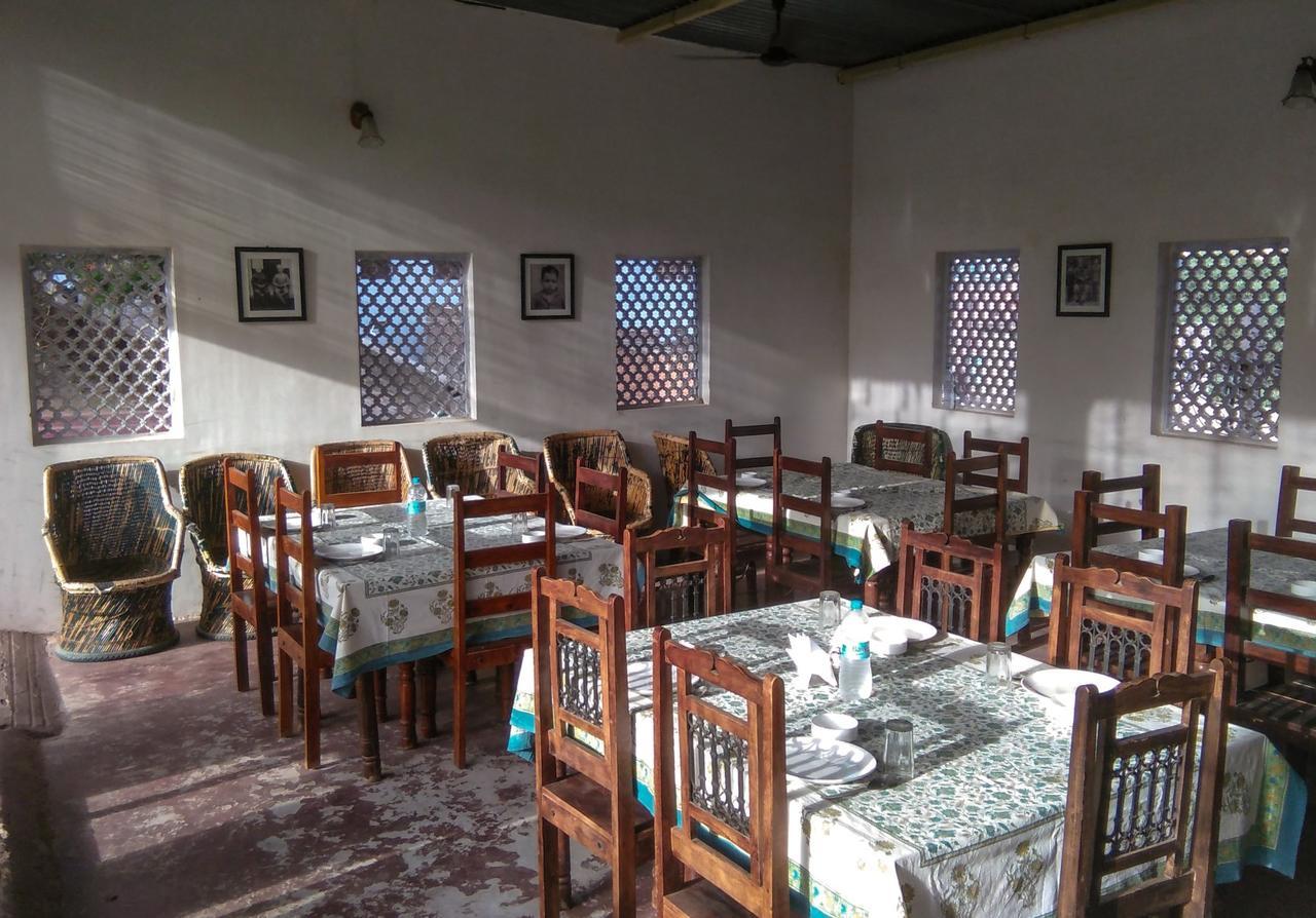 Adhbhut Hotel Jaipur Ngoại thất bức ảnh