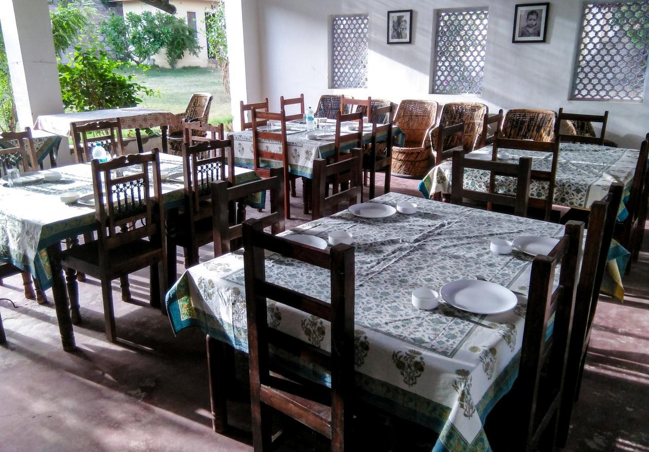 Adhbhut Hotel Jaipur Ngoại thất bức ảnh